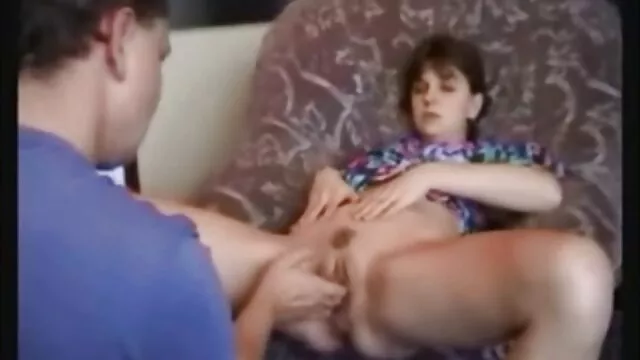 Vanessa decide follar pelicula mas pornografica su pequeño coño apretado