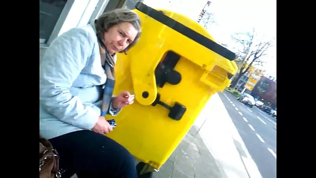 Me follaré a una pelicula de pornografia un completo desconocido frente a ti
