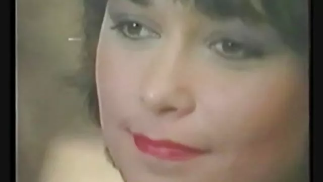 Ellisin Embers peliculas pornograficas free follada en grupo en el garaje